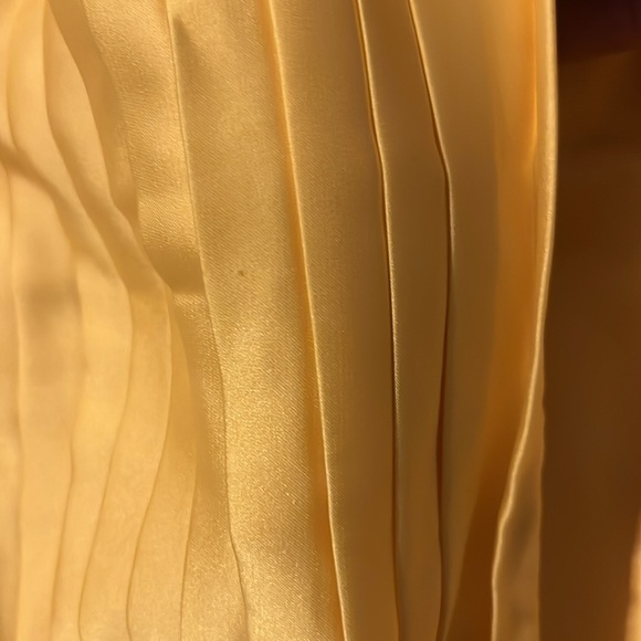 Mac Duggal PLEATED PLUNGE NECK BELTED SATIN GOWN in Yellow - Picture 9 of 10